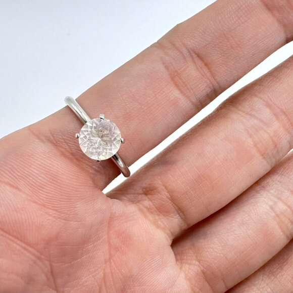 VTG Silver Tone White Crystal Fantasy Cut Prong Set Promise Ring Size 9 - Picture 5 of 8